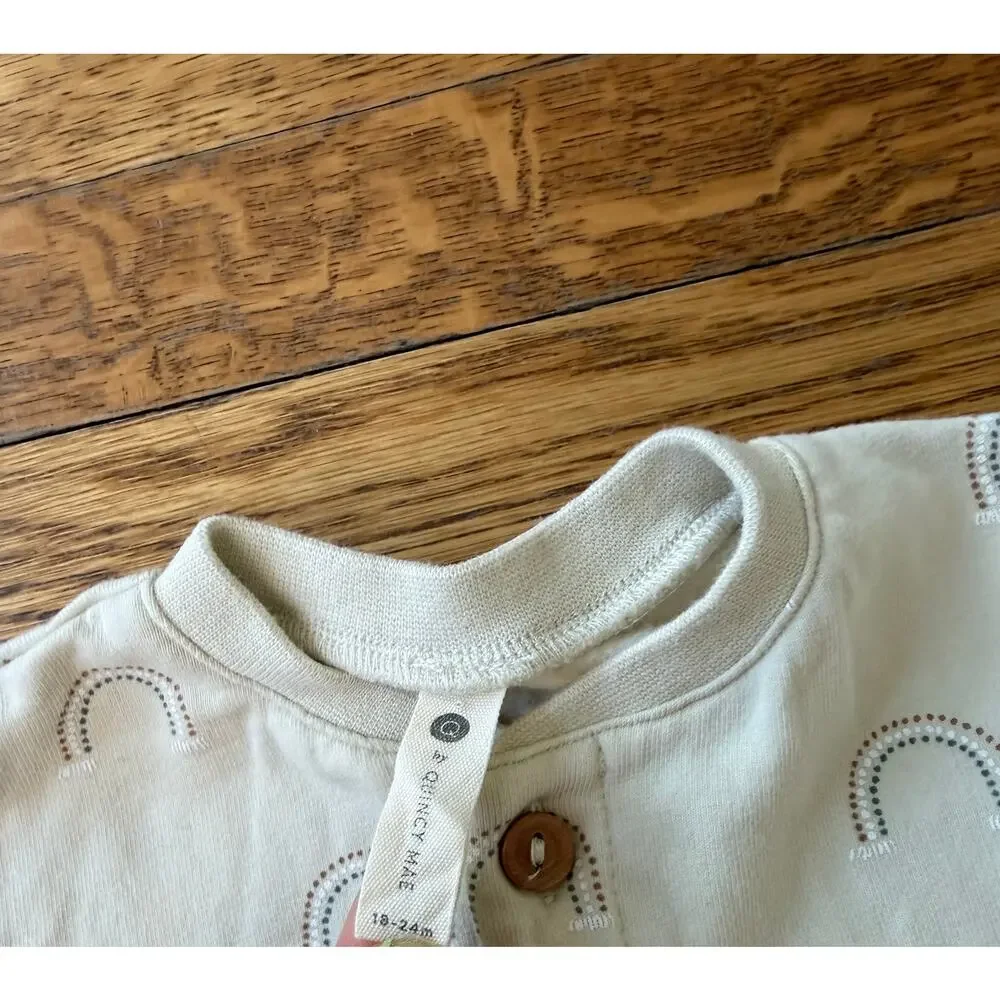 Quincy Mae Beige Rainbow Print Sleeper Size 18-24 Months